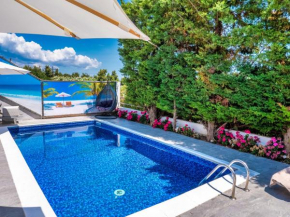 Deluxe Sani Relax Villa